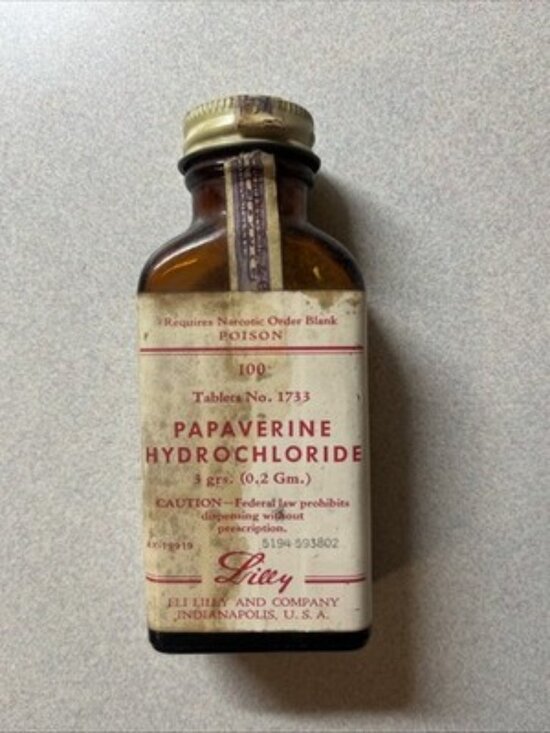 Eli Lilly Papaverine Hydrochloride 3 Grs. No. 1733 Amber Bottle EMPTY Metal Cap